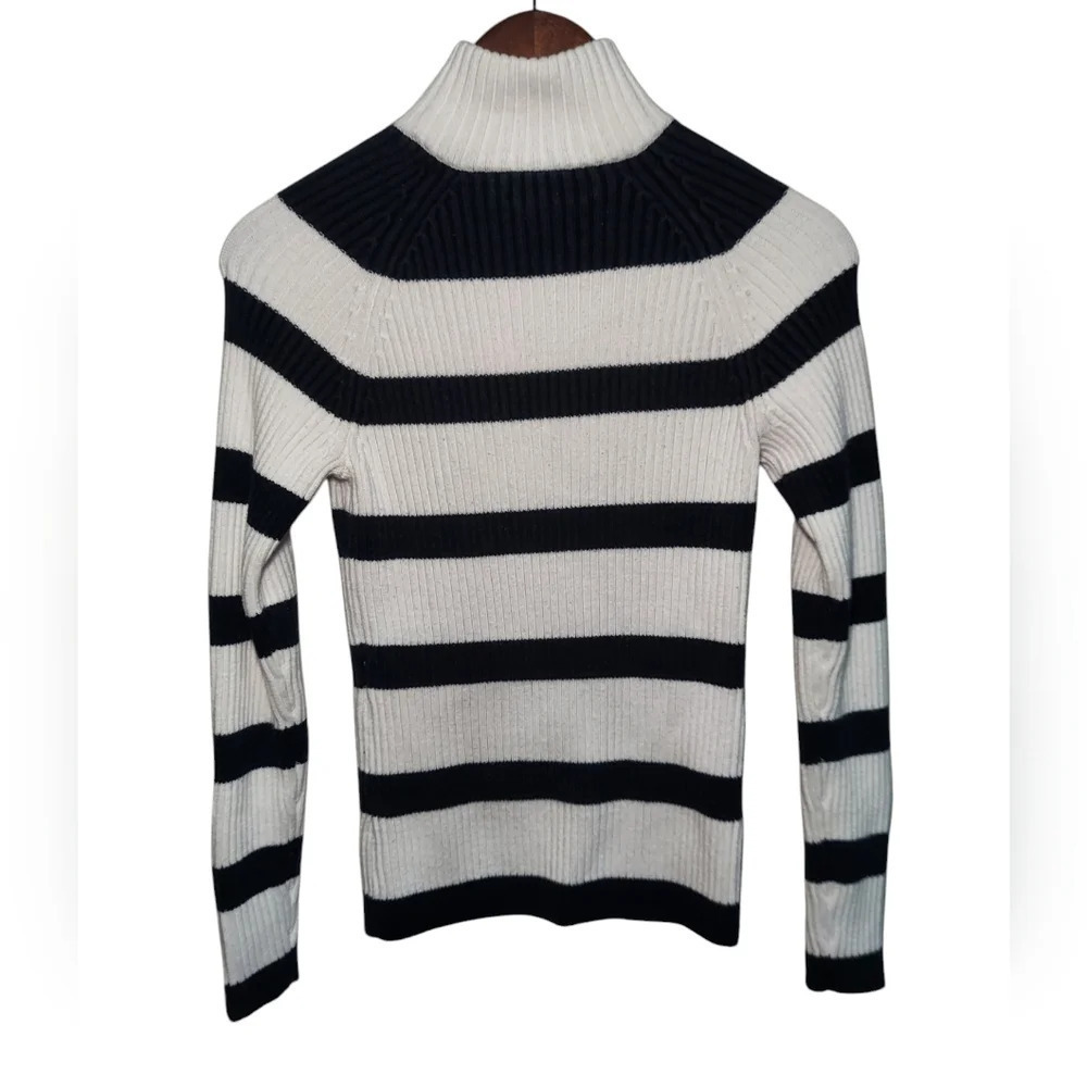 Vintage Tommy Hilfiger 1/4 Zip Black and White Crewneck Sweater - Picture 4 of 6